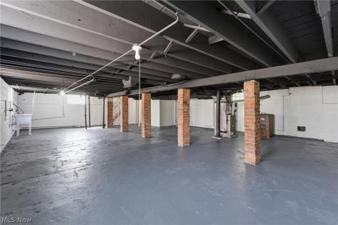 3856 W 162nd Street Cleveland OH 44111