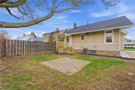 3856 W 162nd Street Cleveland OH 44111