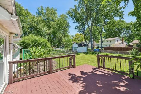 29609 Wellington Drive North Olmsted OH 44070