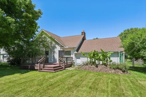 29609 Wellington Drive North Olmsted OH 44070