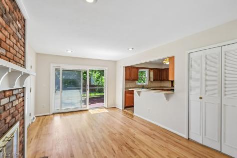 29609 Wellington Drive North Olmsted OH 44070