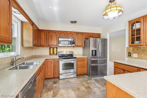 29609 Wellington Drive North Olmsted OH 44070