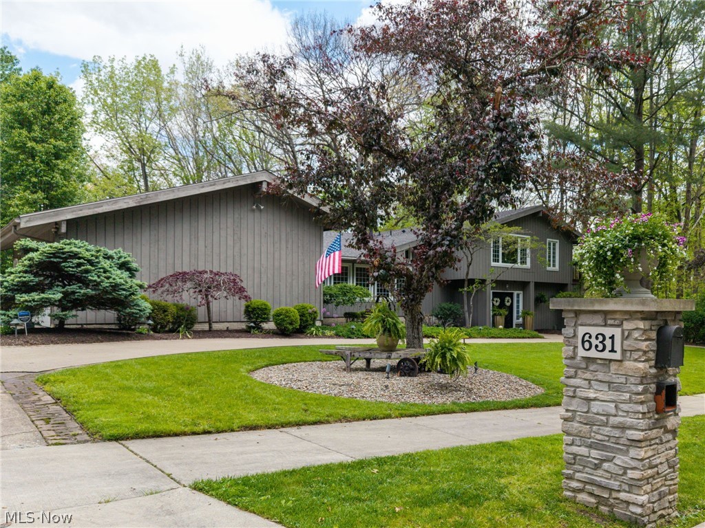 631 Rocky Hollow Drive Akron OH 44313