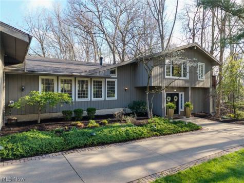 631 Rocky Hollow Drive Akron OH 44313
