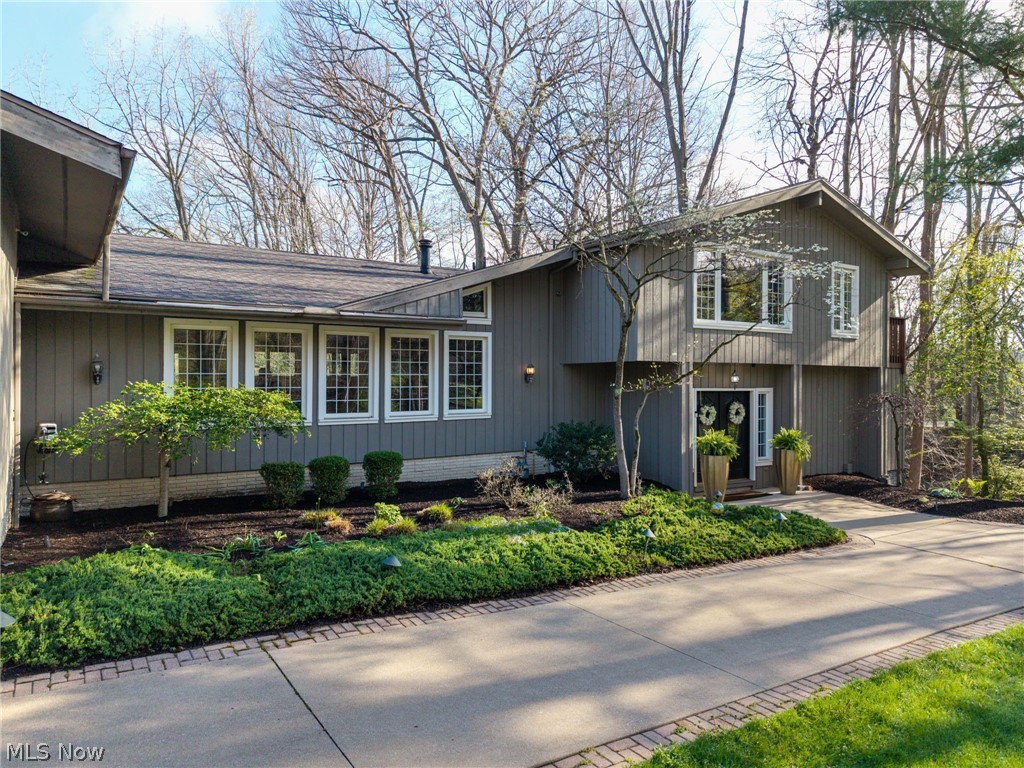 631 Rocky Hollow Drive Akron OH 44313