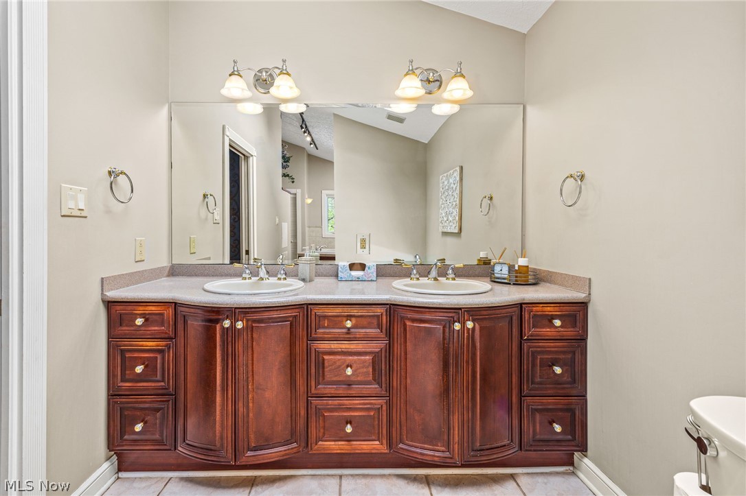 631 Rocky Hollow Drive Akron OH 44313