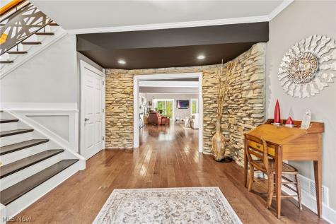 631 Rocky Hollow Drive Akron OH 44313
