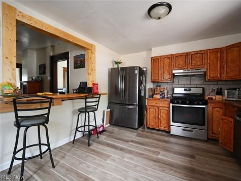 554 Stanton Avenue Niles OH 44446