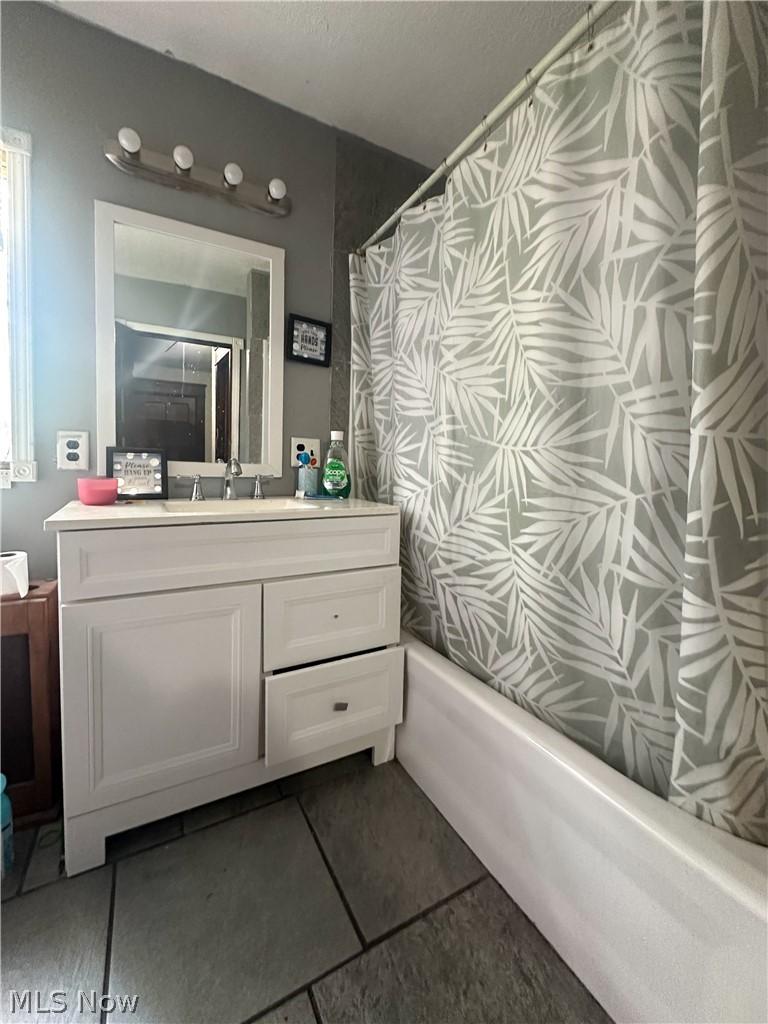 554 Stanton Avenue Niles OH 44446