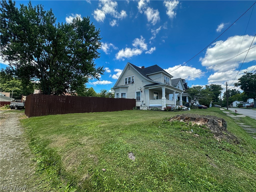 554 Stanton Avenue Niles OH 44446