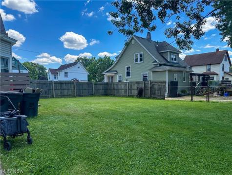 554 Stanton Avenue Niles OH 44446