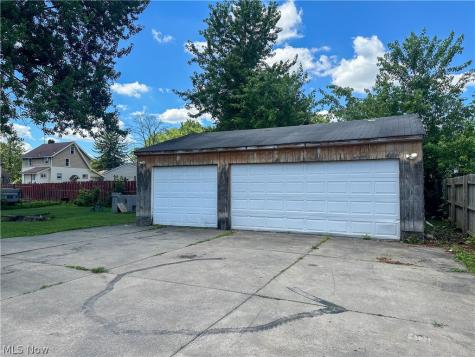 554 Stanton Avenue Niles OH 44446