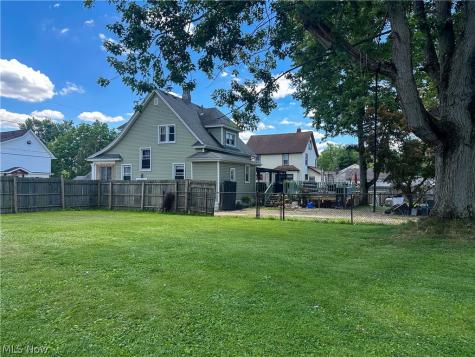 554 Stanton Avenue Niles OH 44446