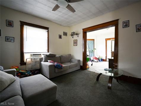 554 Stanton Avenue Niles OH 44446