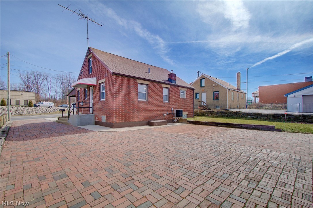 1933 Whipple Avenue NW Canton OH 44708