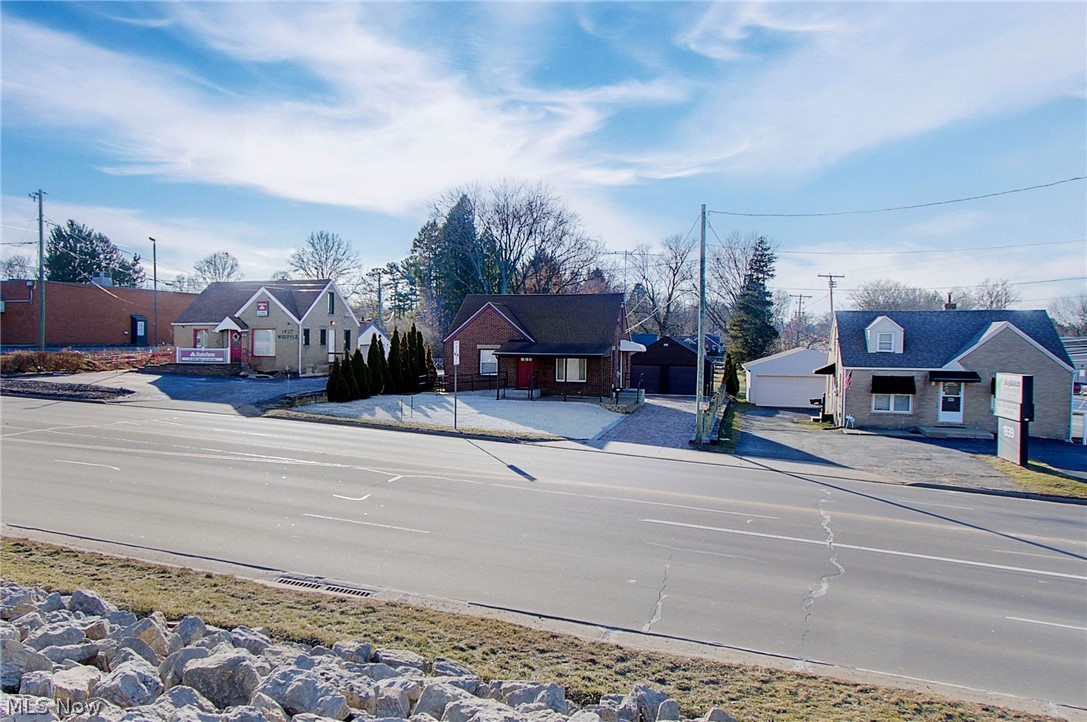 1933 Whipple Avenue NW Canton OH 44708