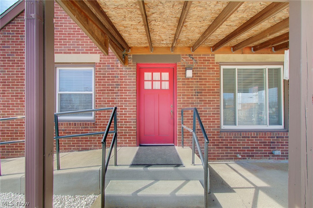 1933 Whipple Avenue NW Canton OH 44708