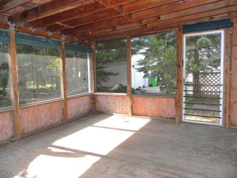 234 S Point Drive Avon Lake OH 44012