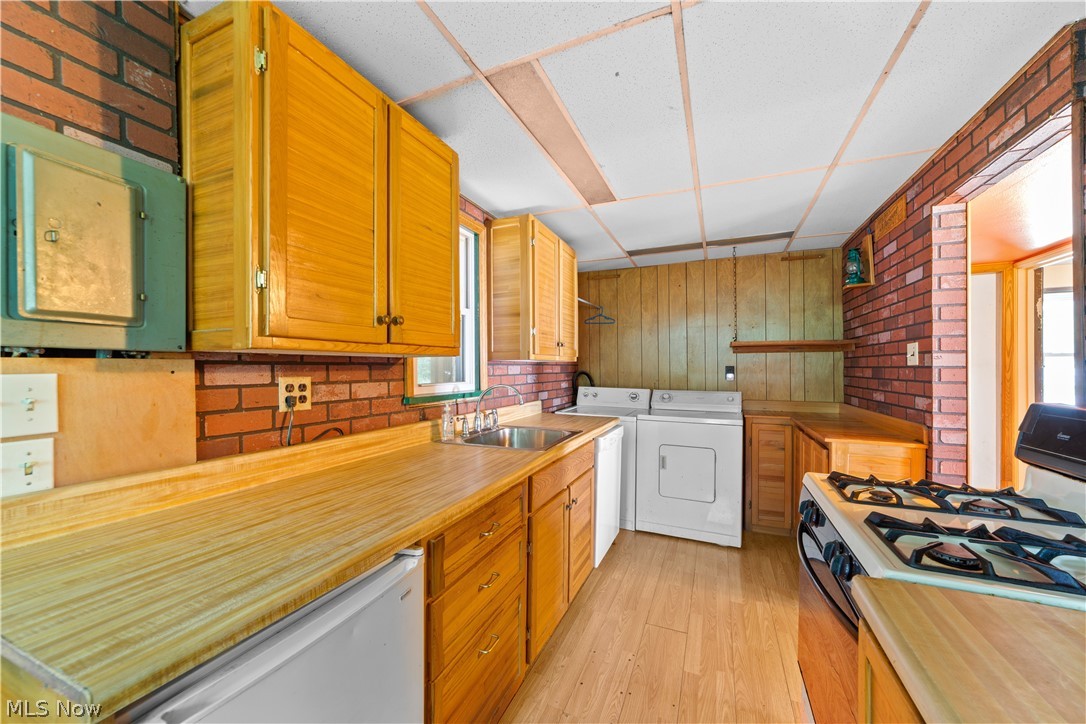 234 S Point Drive Avon Lake OH 44012
