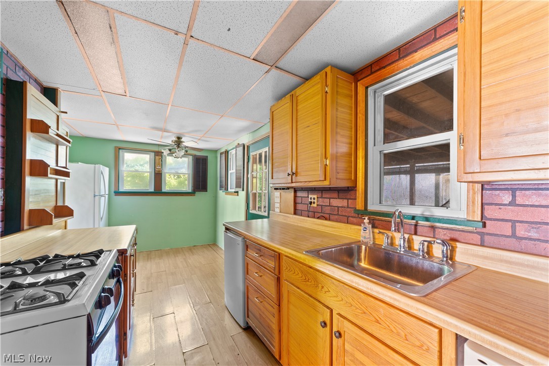 234 S Point Drive Avon Lake OH 44012