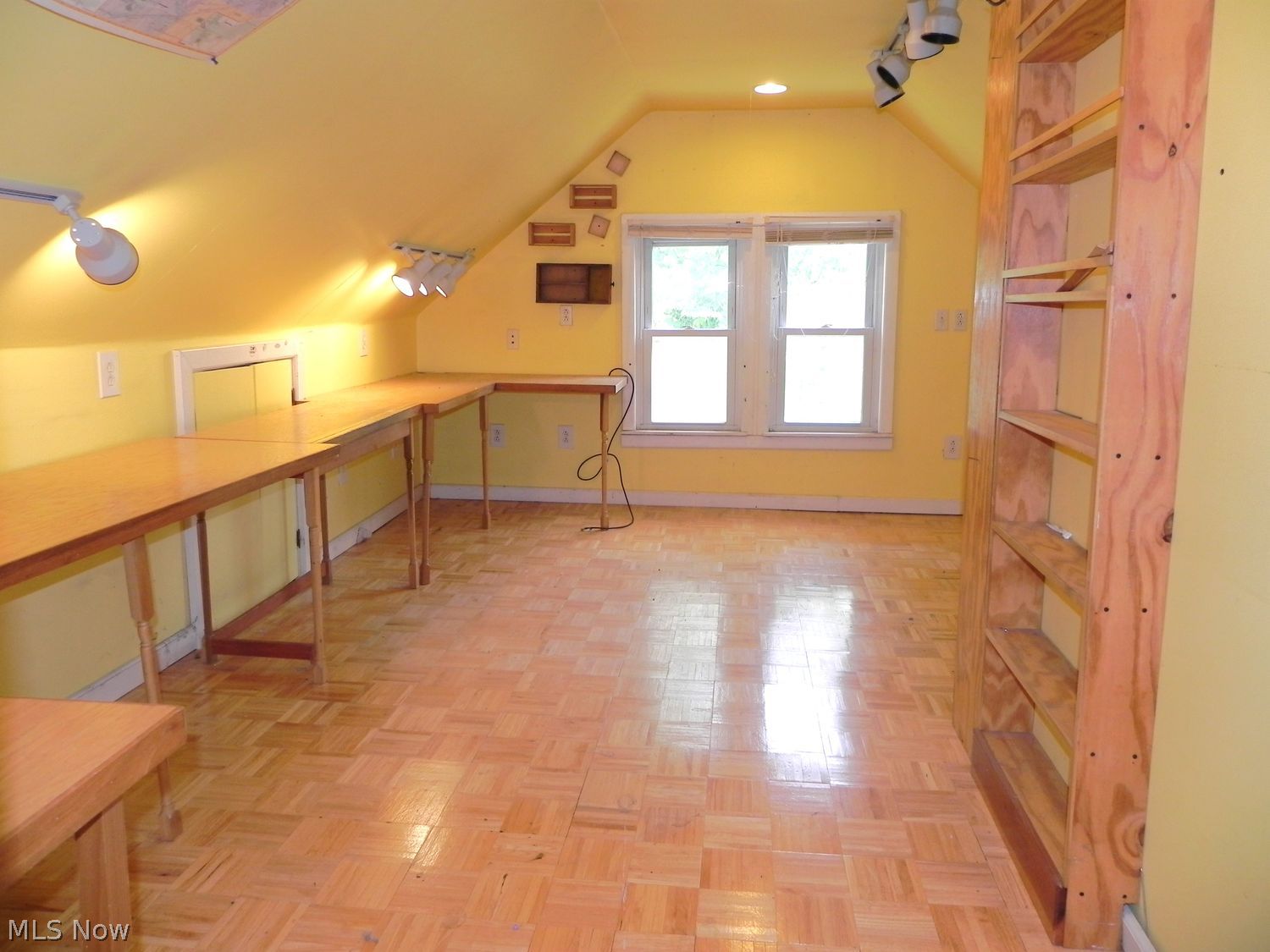 234 S Point Drive Avon Lake OH 44012