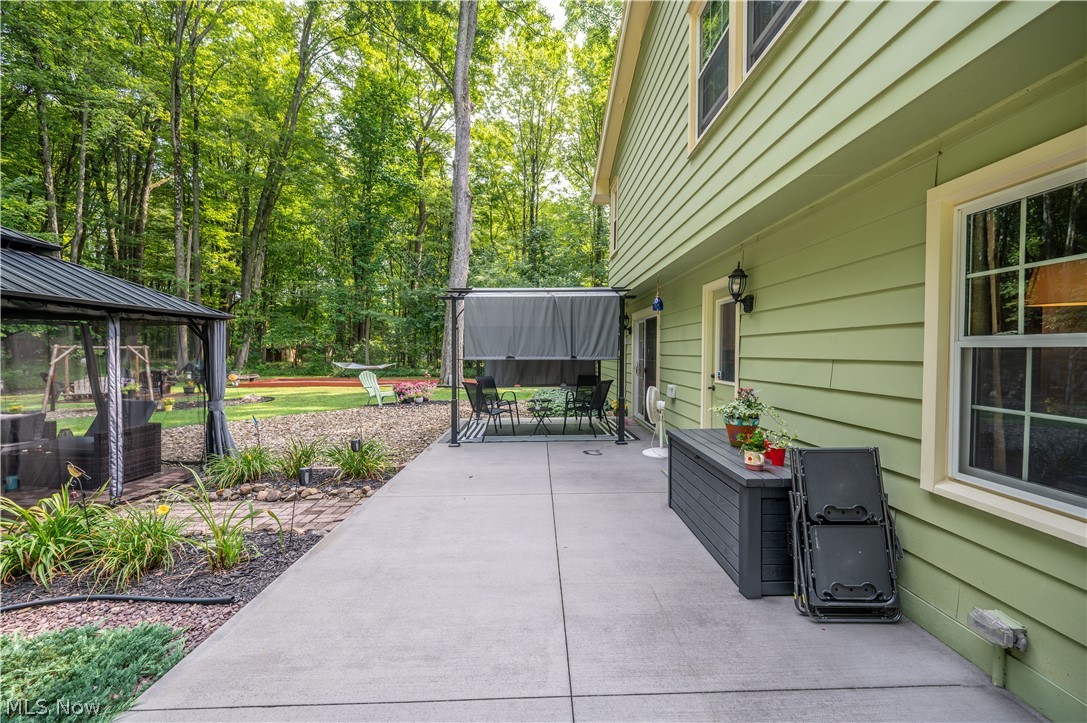 1238 Willowood Hubbard OH 44425