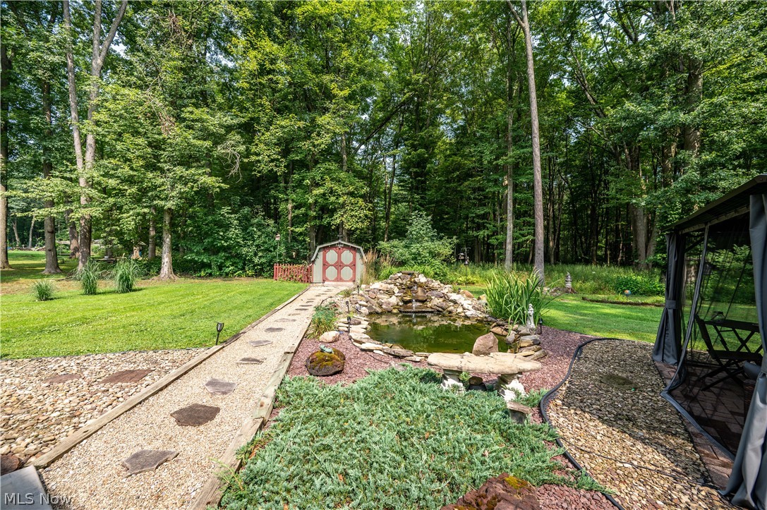 1238 Willowood Hubbard OH 44425
