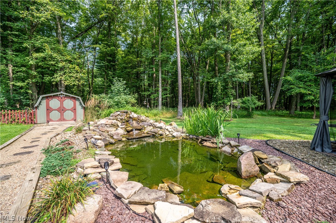 1238 Willowood Hubbard OH 44425
