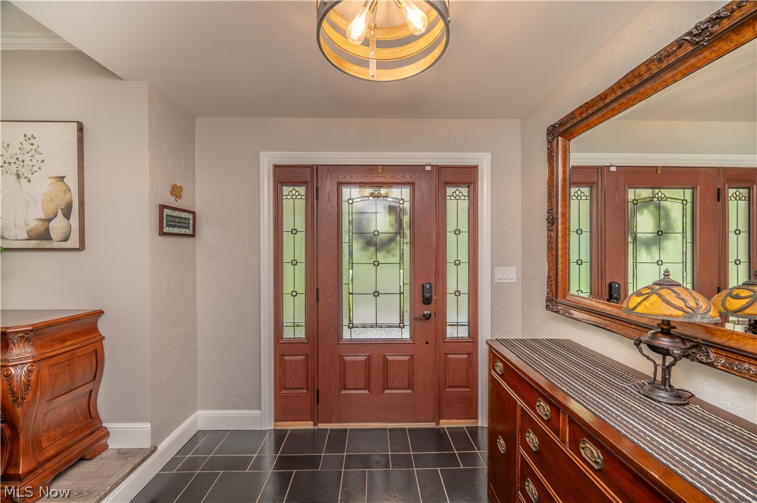 1238 Willowood Hubbard OH 44425