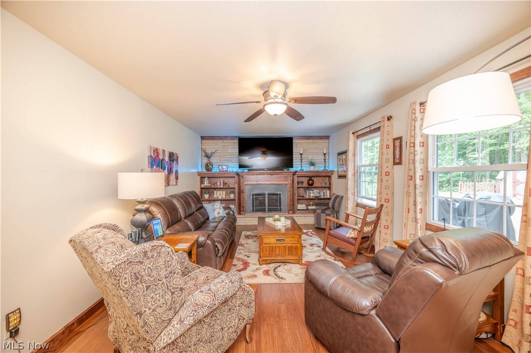 1238 Willowood Hubbard OH 44425