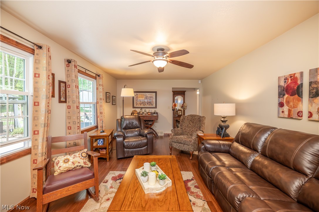 1238 Willowood Hubbard OH 44425