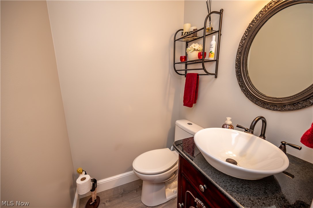 1238 Willowood Hubbard OH 44425