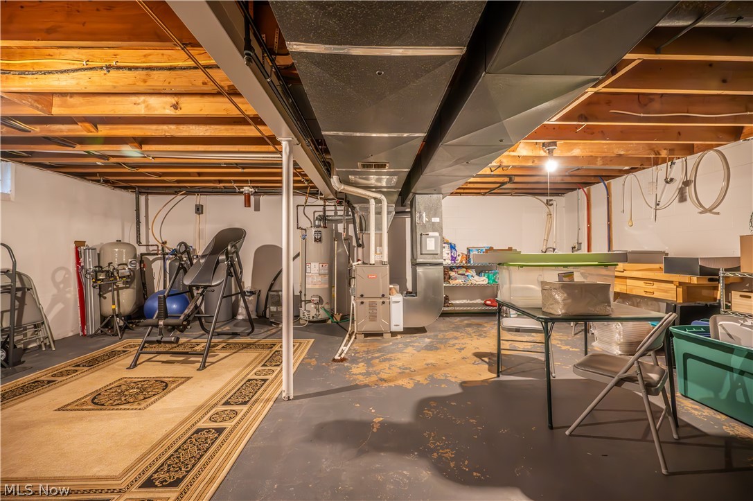 1238 Willowood Hubbard OH 44425