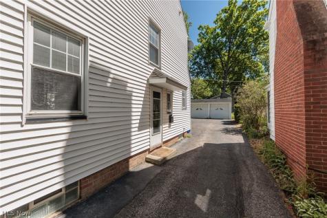 4218 Bushnell Road University Heights OH 44118