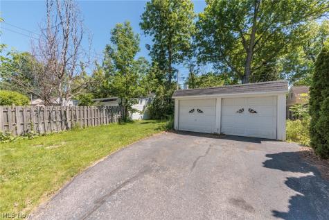 4218 Bushnell Road University Heights OH 44118