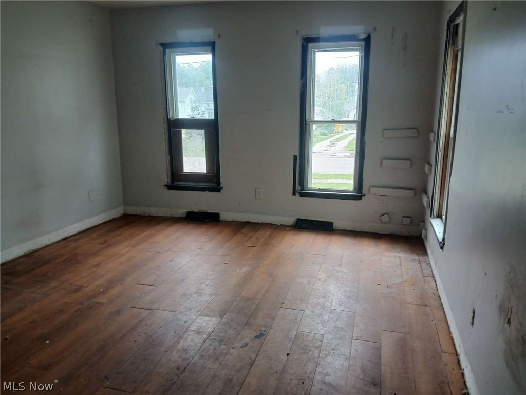 247 Whitney Street Conneaut OH 44030