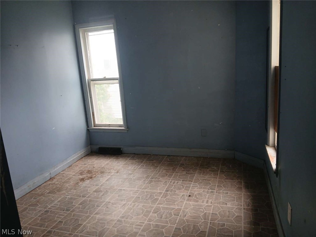 247 Whitney Street Conneaut OH 44030