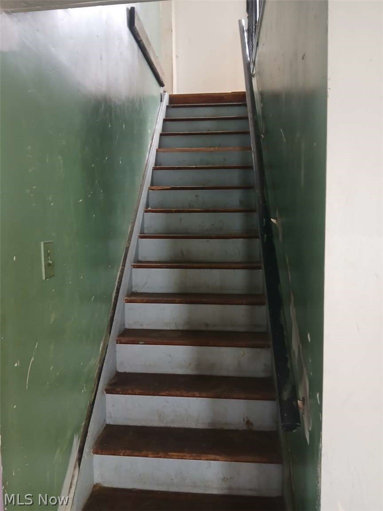 247 Whitney Street Conneaut OH 44030