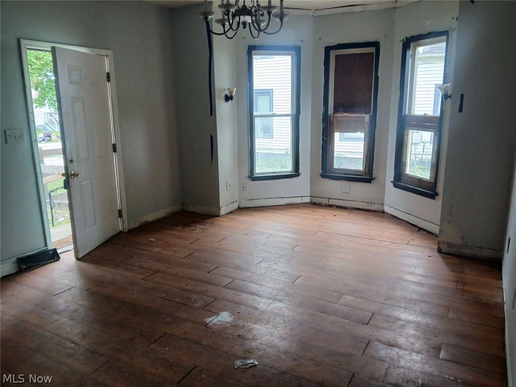 247 Whitney Street Conneaut OH 44030