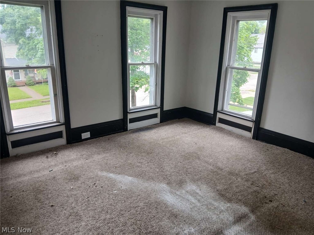 247 Whitney Street Conneaut OH 44030