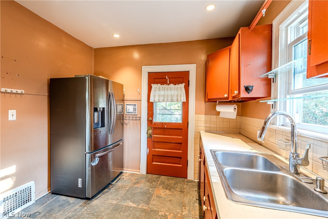 2177 Warren Road Lakewood OH 44107