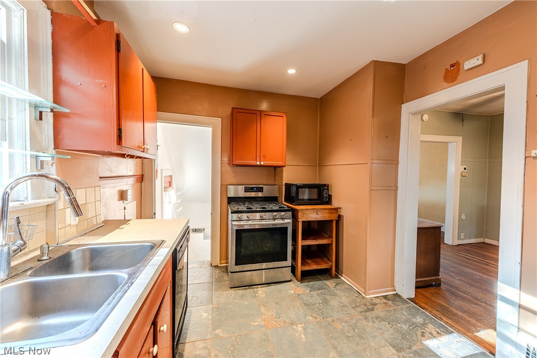 2177 Warren Road Lakewood OH 44107