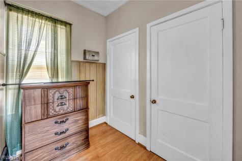 13313 Sprecher Avenue Cleveland OH 44135