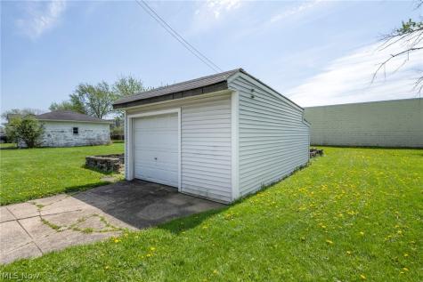 13313 Sprecher Avenue Cleveland OH 44135