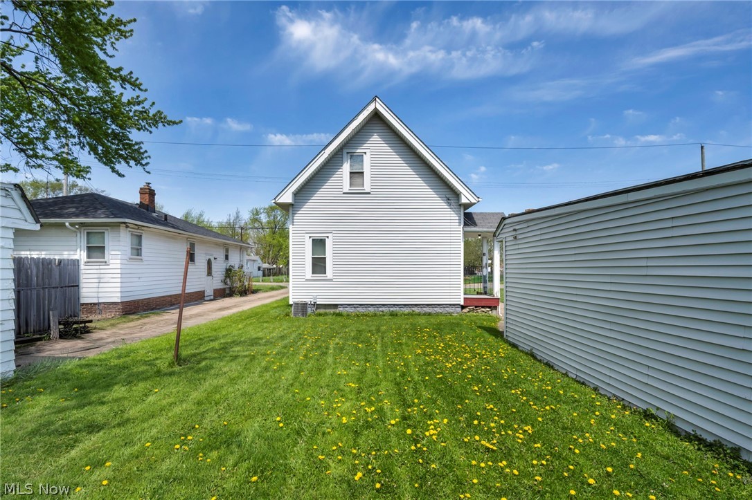 13313 Sprecher Avenue Cleveland OH 44135