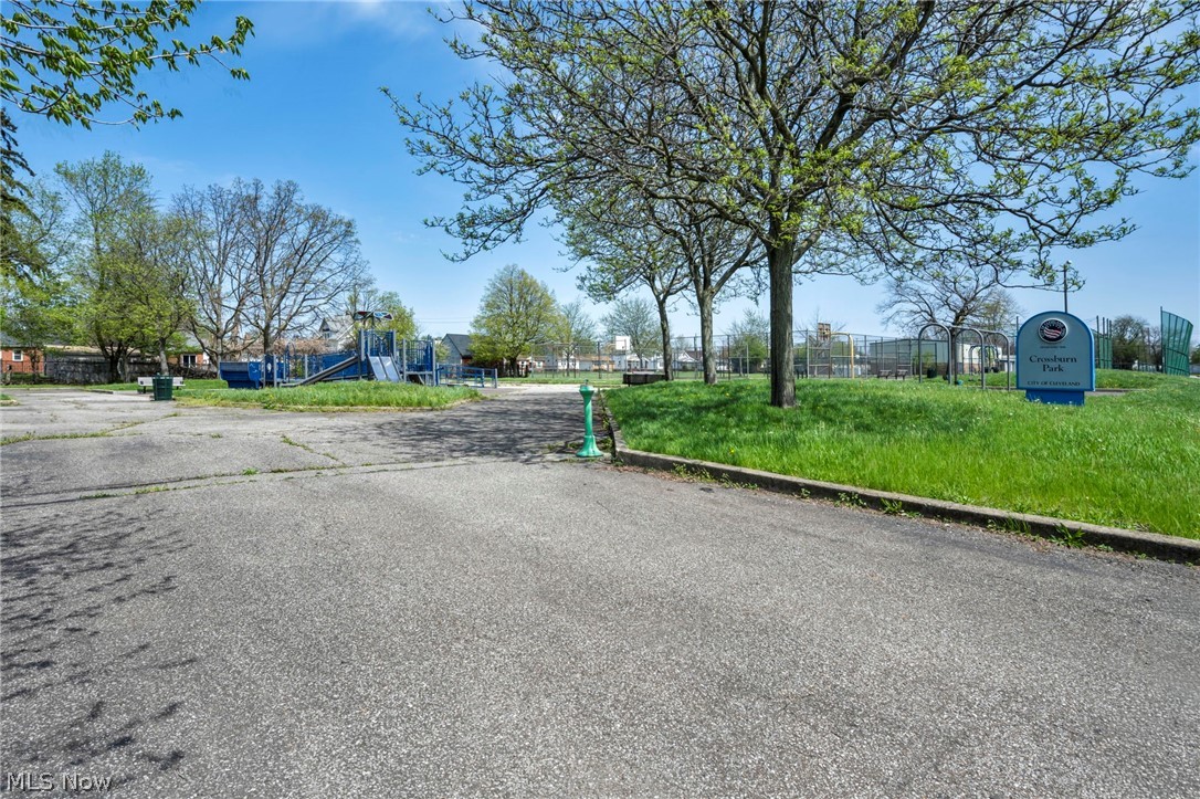13313 Sprecher Avenue Cleveland OH 44135