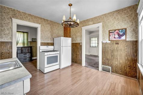13313 Sprecher Avenue Cleveland OH 44135