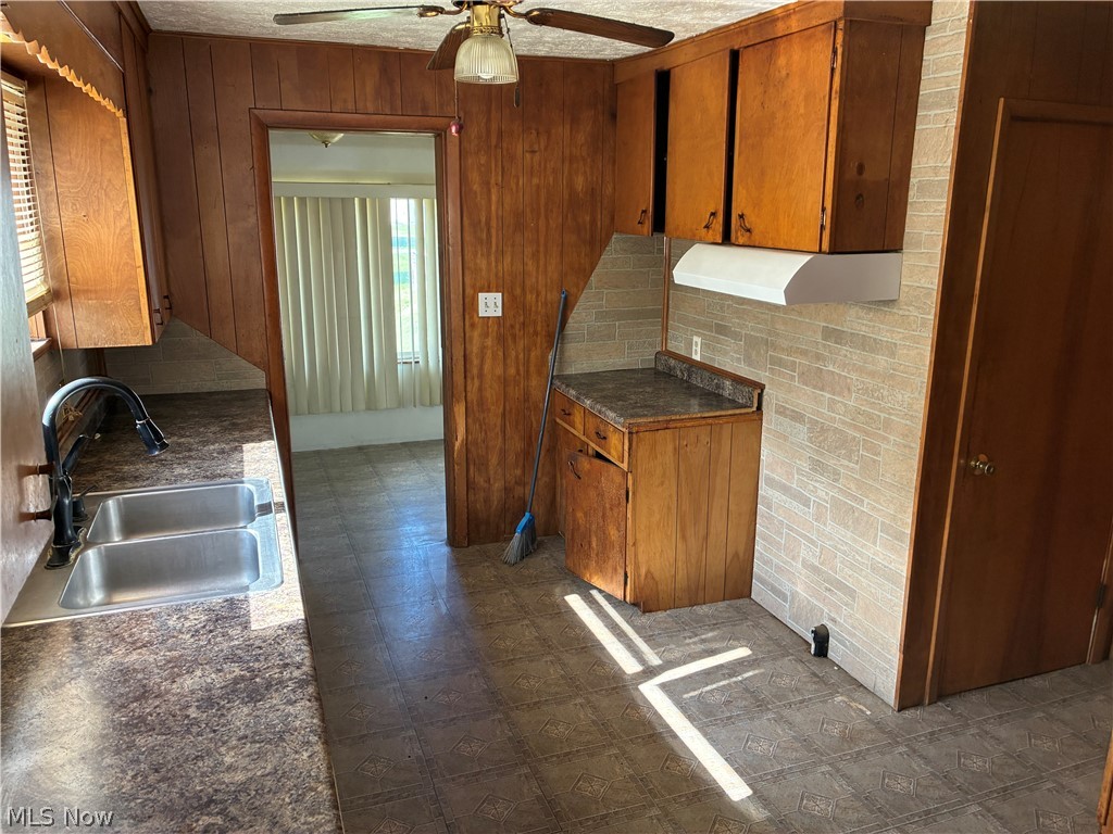 355 2nd Street SW Brewster OH 44613