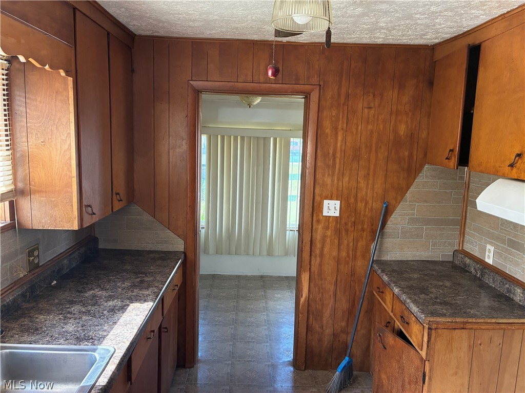 355 2nd Street SW Brewster OH 44613