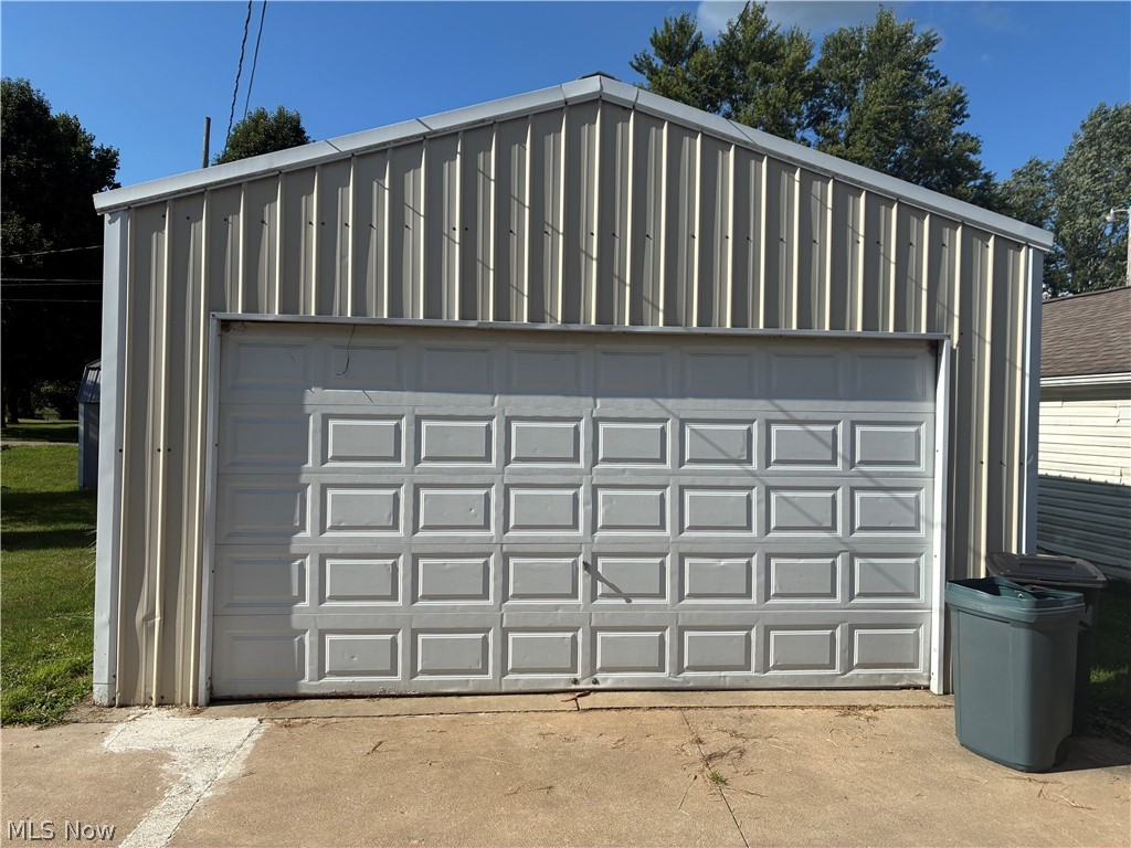 355 2nd Street SW Brewster OH 44613